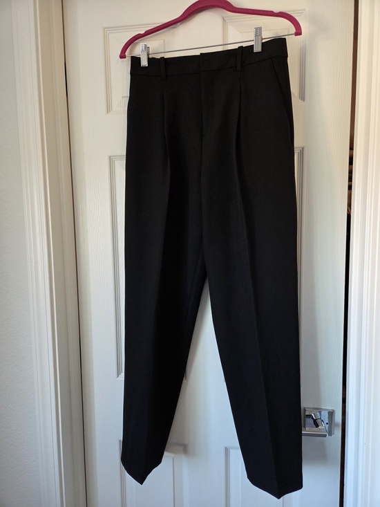 Uniqlo Pants - Women's Black Relaxed Fit Pants - Office And Travel Friendly